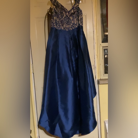 Royal blue prom/graduation dress - Picture 2 of 2